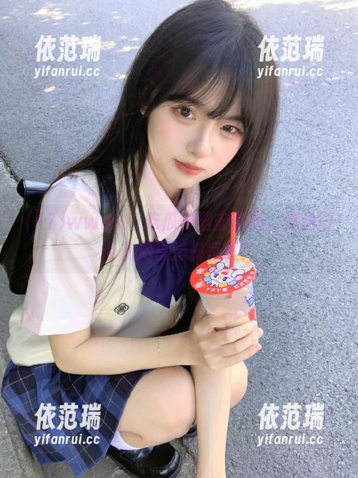 www.17吃瓜神器安卓版，传送门带你尽享爆料盛宴！