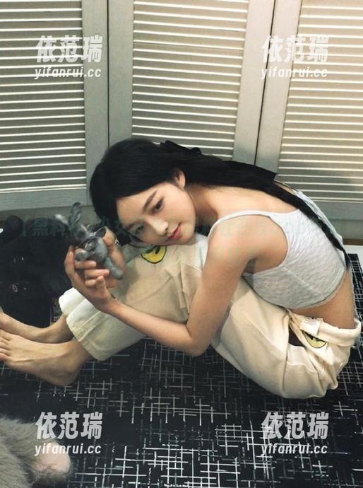 黑料社 少女狂欢在黑料社在线app与网站分享最新黑料秘密